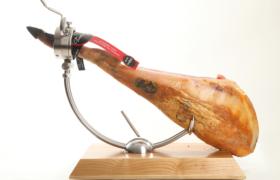 como-colocar-una-paletilla-de-jamon-en-el-jamonero Cómo colocar una paletilla de jamón en el jamonero