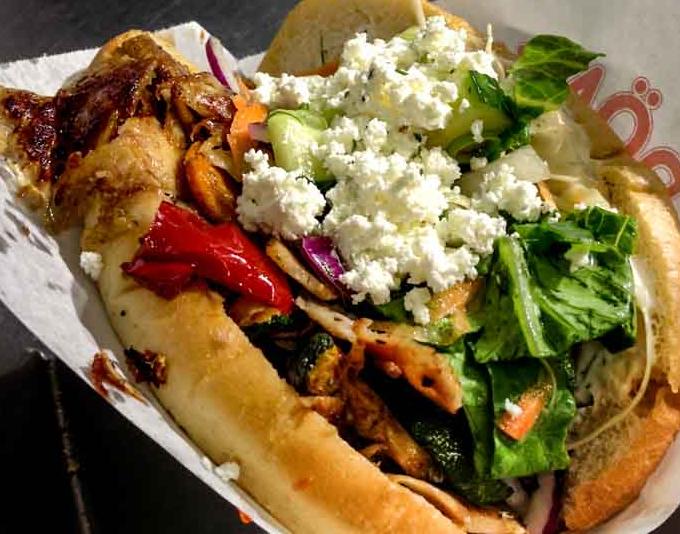 ️】¿Qué lleva la salsa blanca del kebab? Kazoku Restaurante