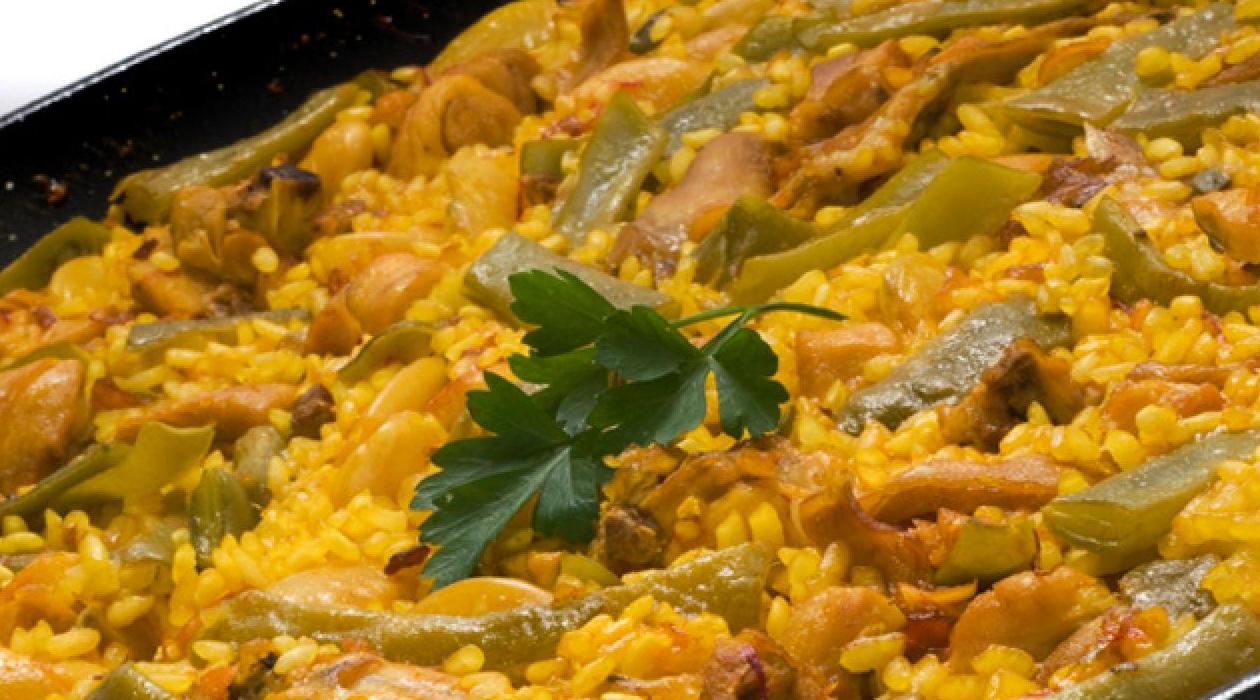 ¿Qué tipo de arroz se usa para la paella valenciana?